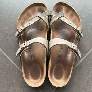 Birkenstock Mayari Sandal in Stone, size 40